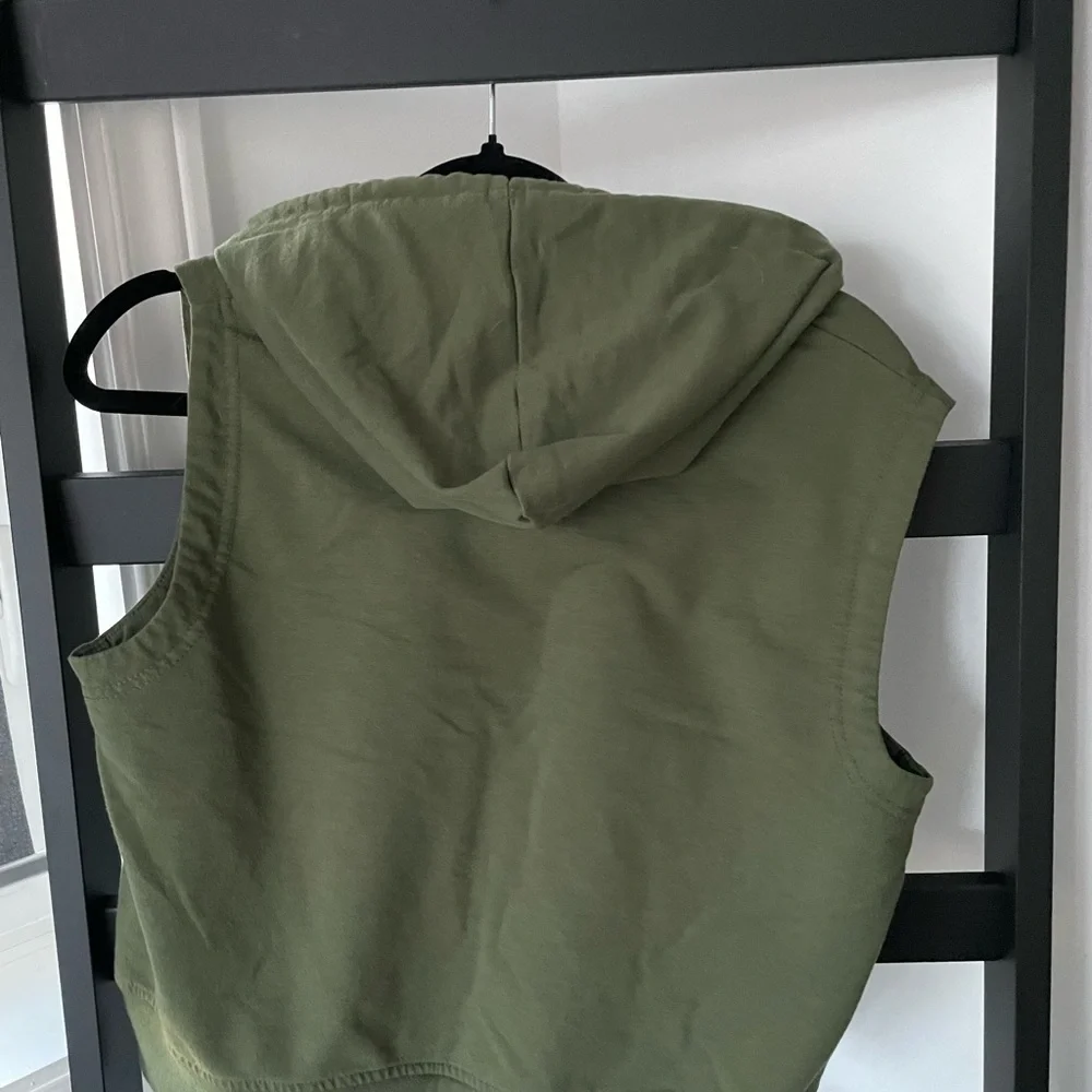 Umbro sleeveless athletic sweater - Picture 4 of 4